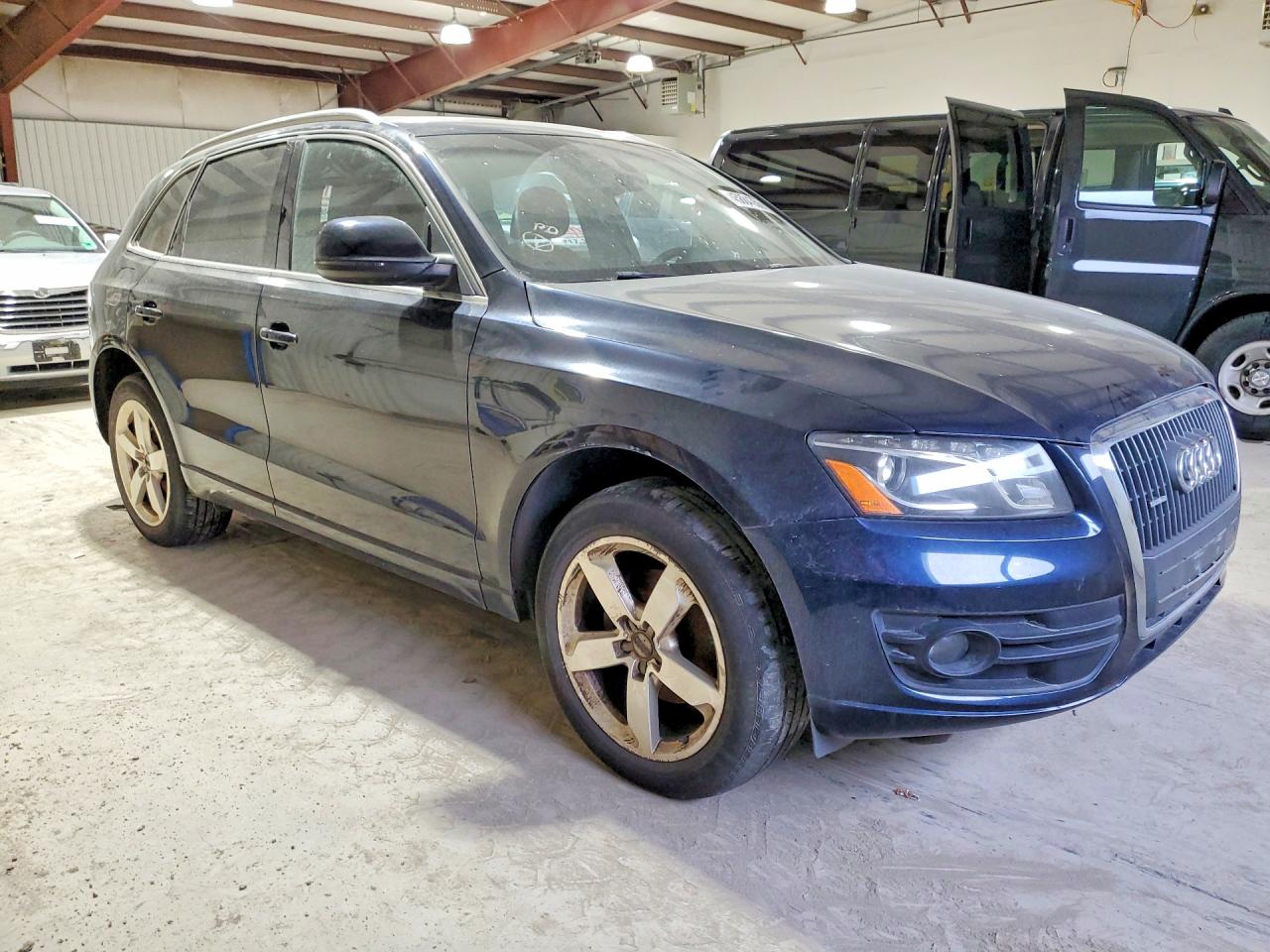 2011 AUDI Q5