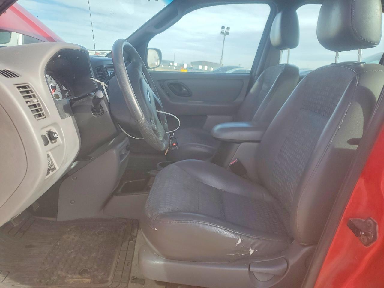 FORD ESCAPE 2002 — 8
