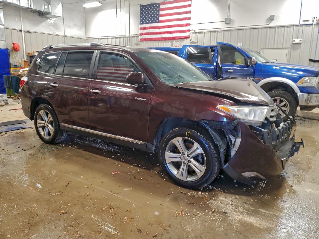 2011 TOYOTA HIGHLANDER LIMITED