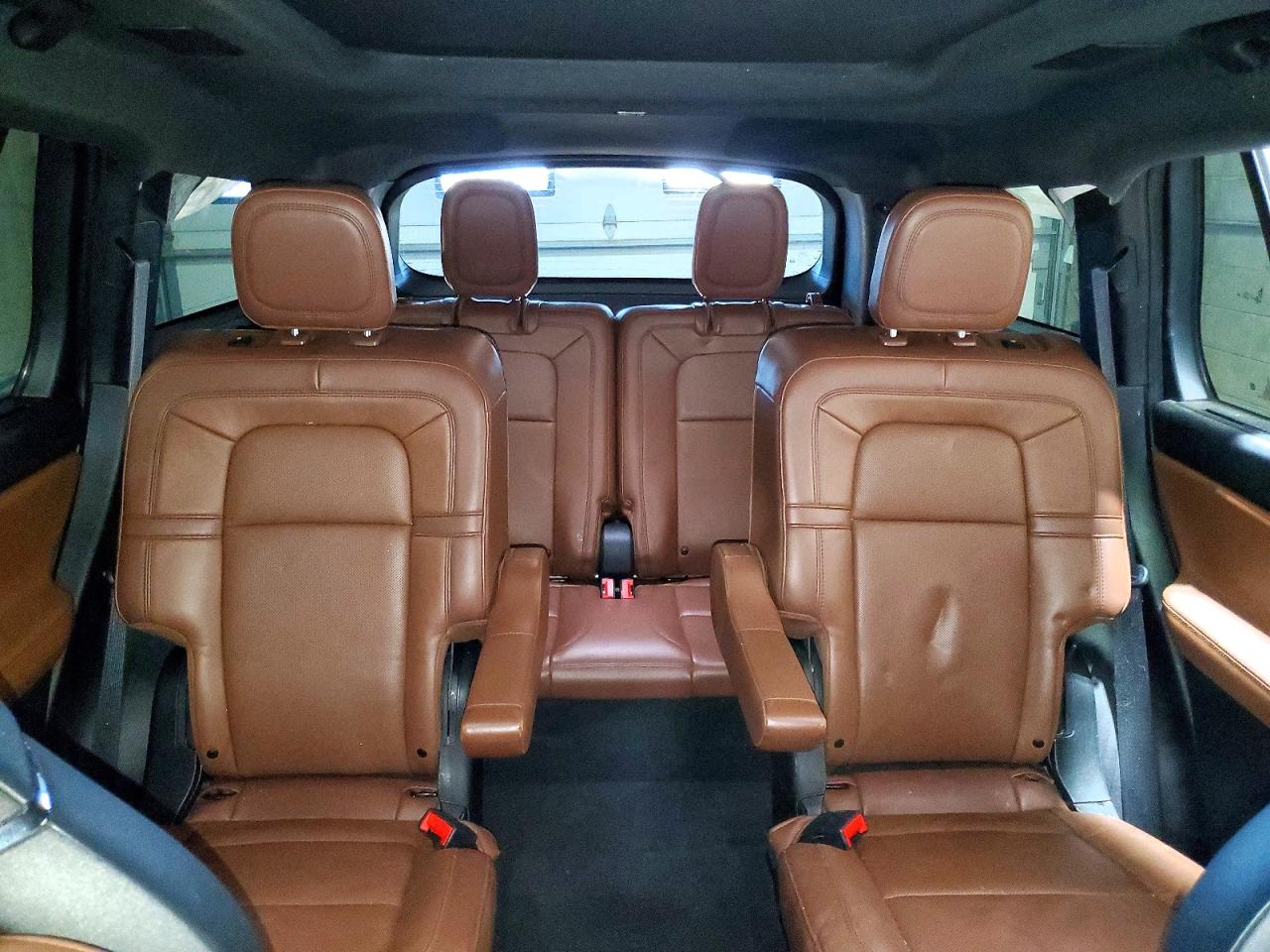 LINCOLN AVIATOR 2022 — 11