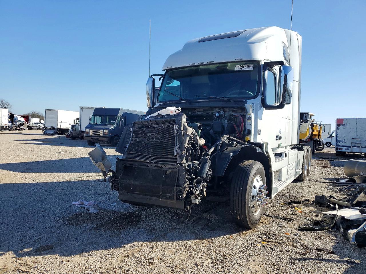 VOLVO VNL 2017 — 3