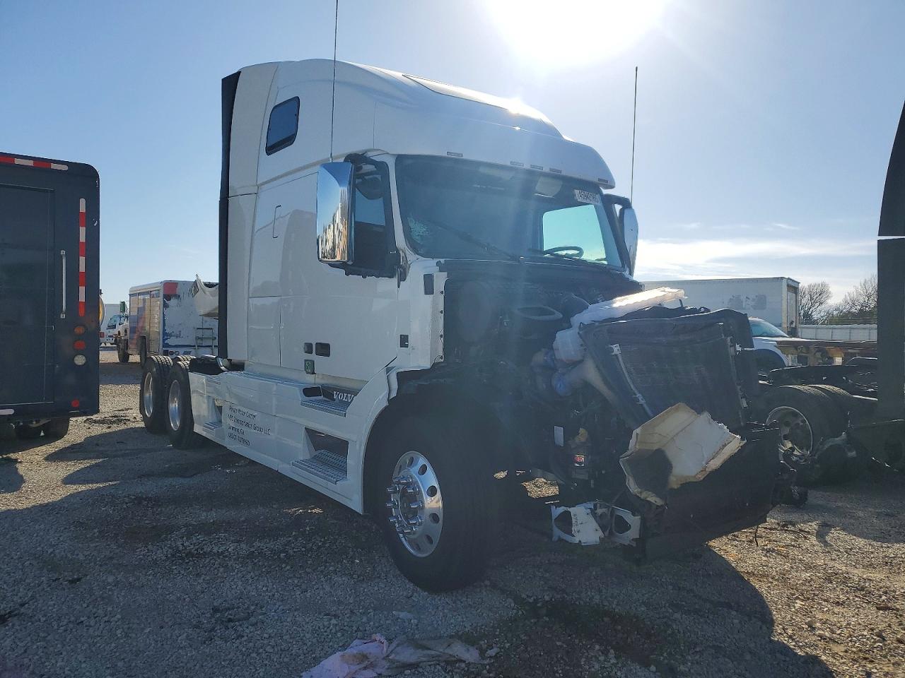 VOLVO VNL 2017 — 2