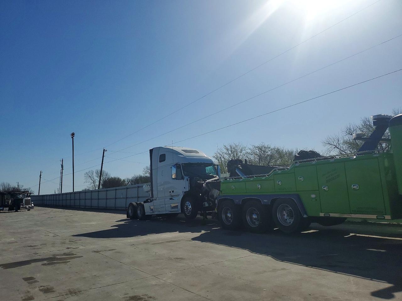 VOLVO VNL 2017 — 12