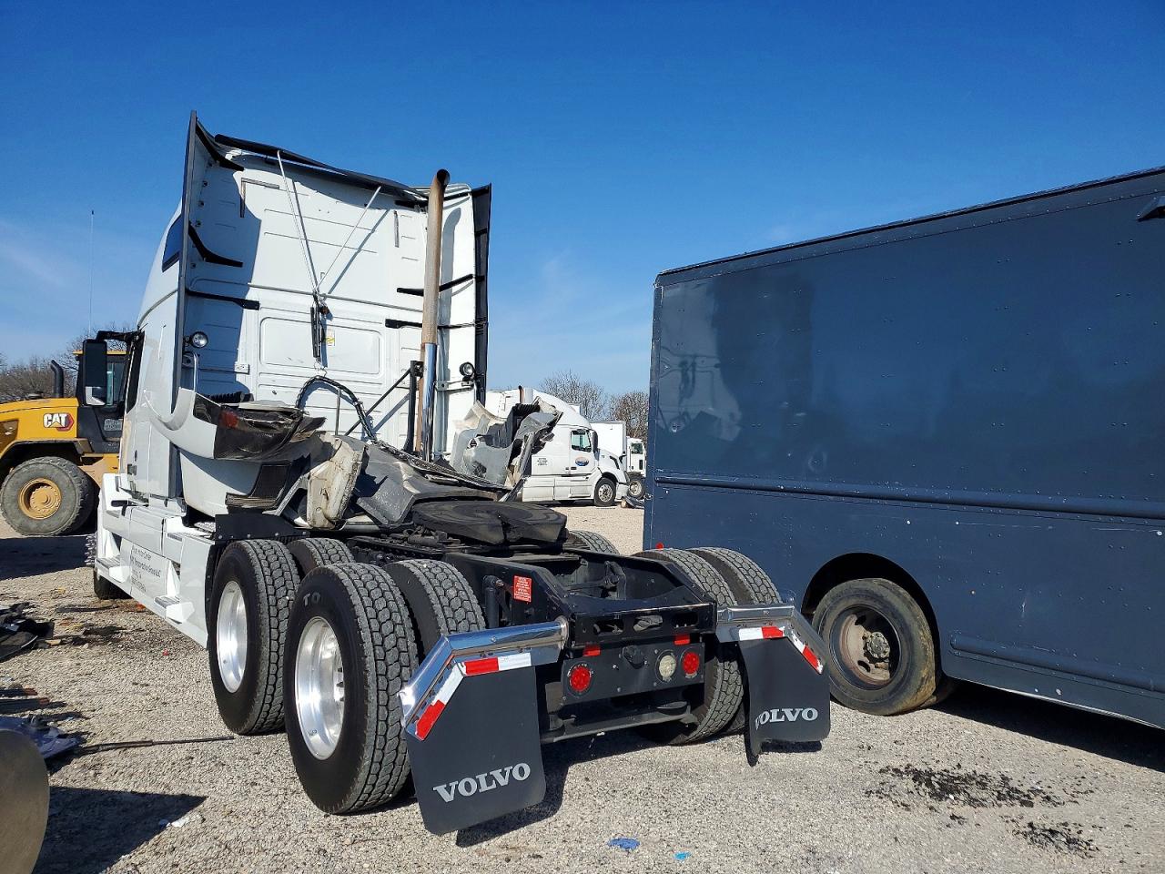 VOLVO VNL 2017 — 4
