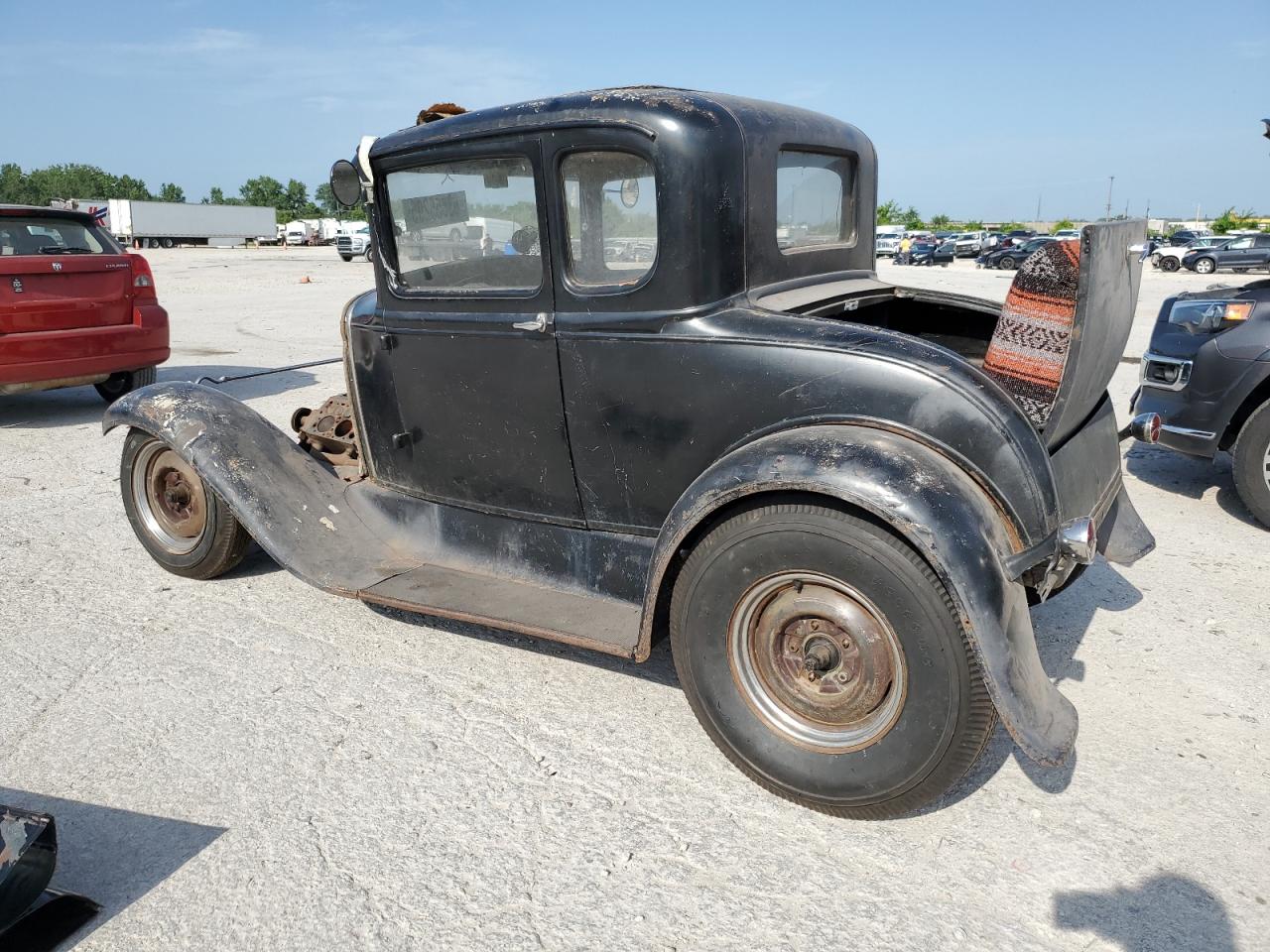 FORD 2 DOOR 1931 — 3