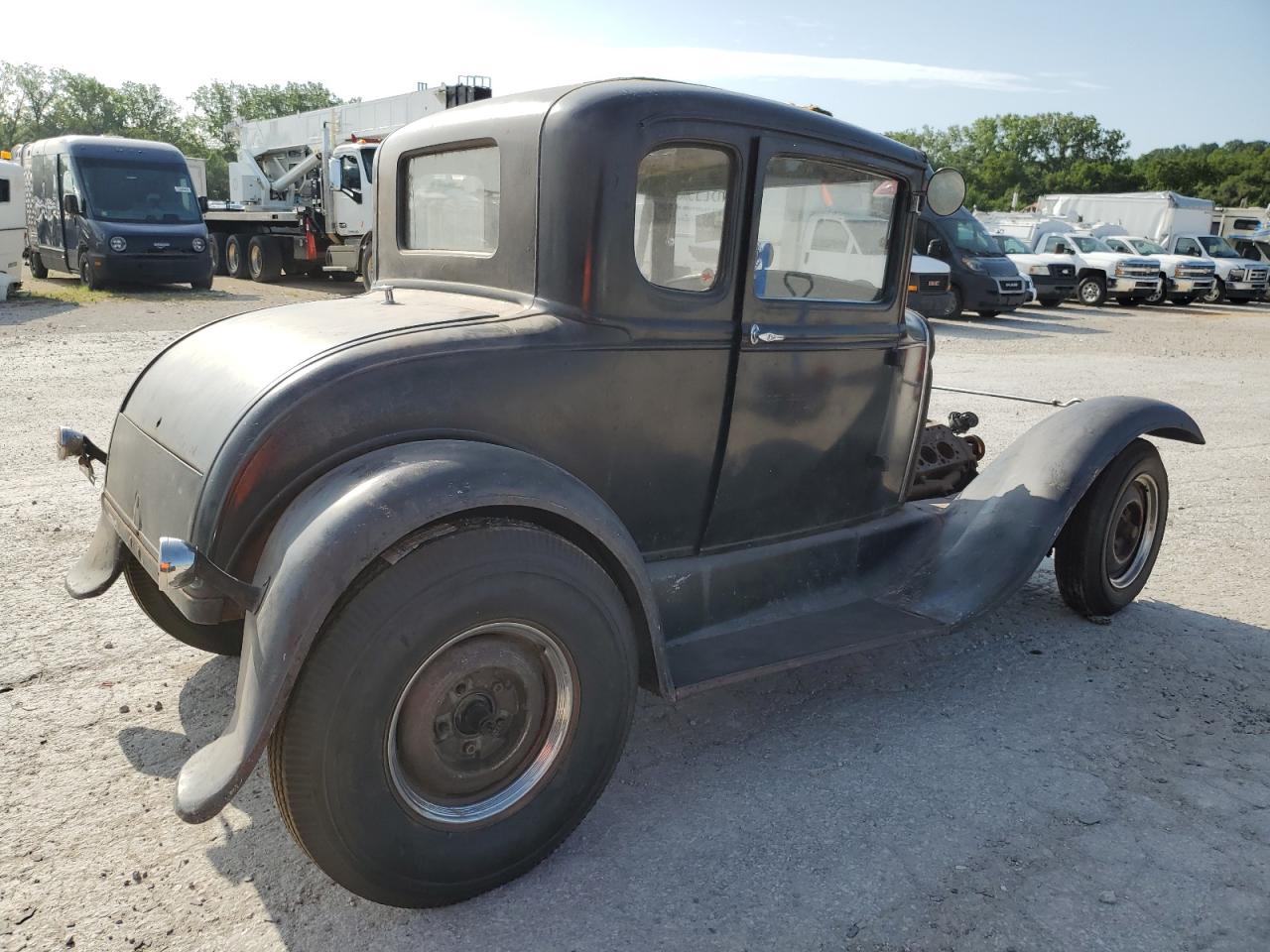 FORD 2 DOOR 1931 — 4