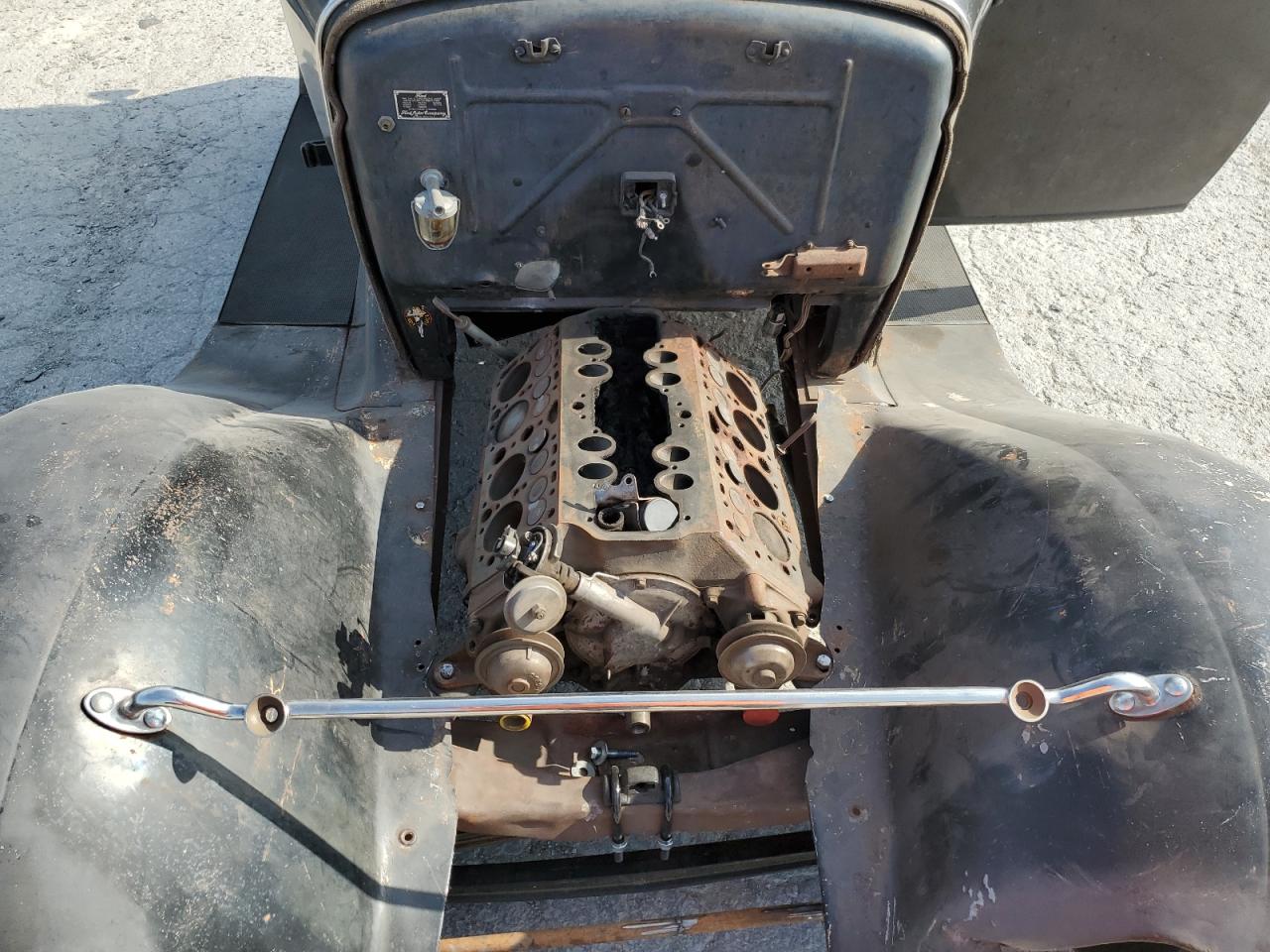 FORD 2 DOOR 1931 — 12