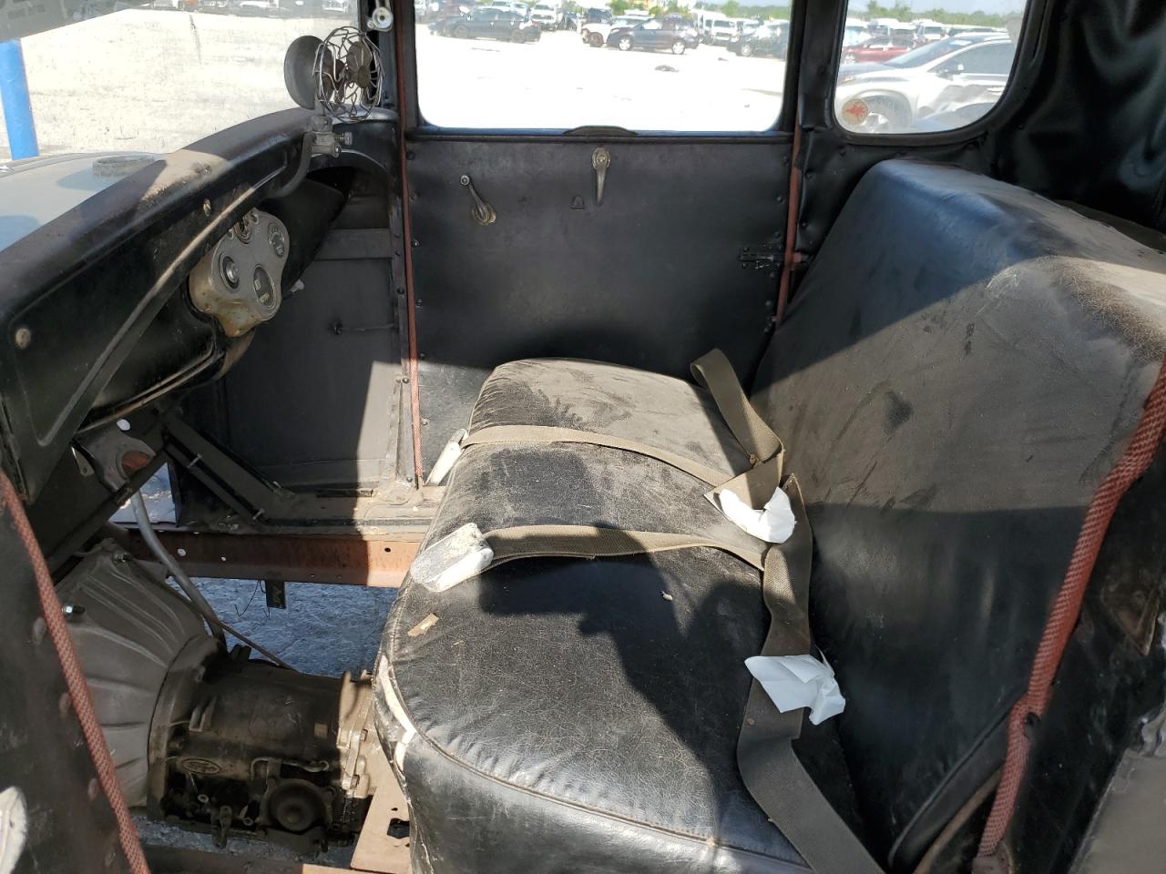 FORD 2 DOOR 1931 — 8