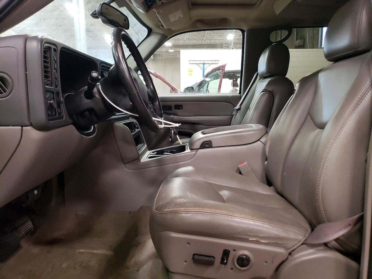 CHEVROLET SUBURBAN 2006 — 8