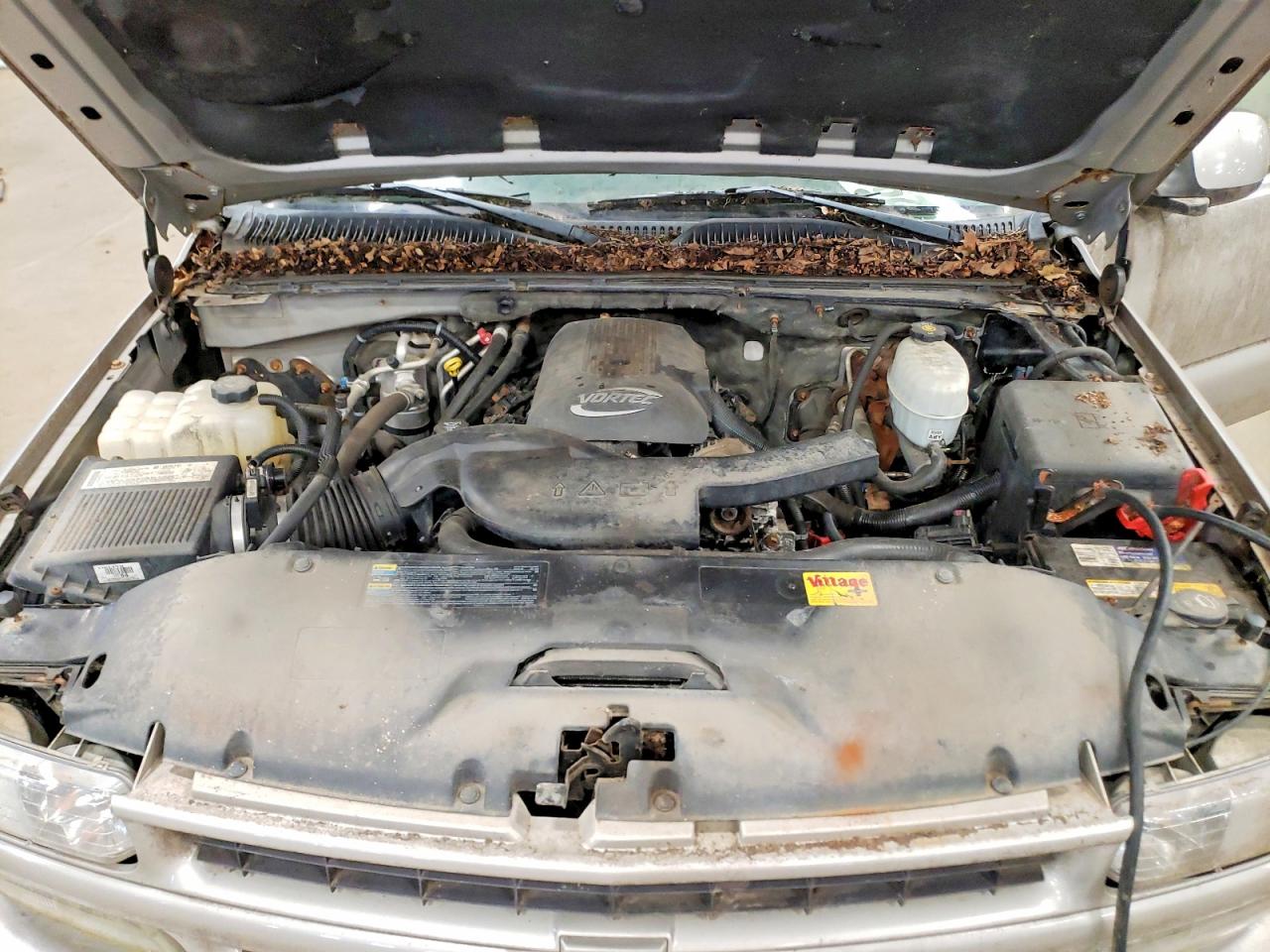 CHEVROLET SUBURBAN 2006 — 13