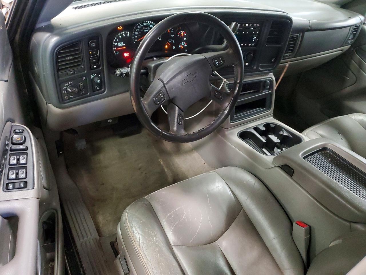CHEVROLET SUBURBAN 2006 — 9