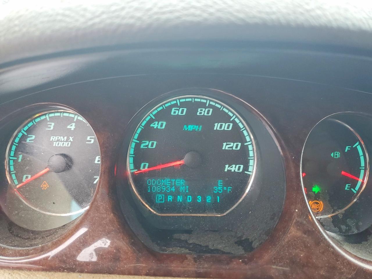 BUICK LUCERNE 2011 — 10