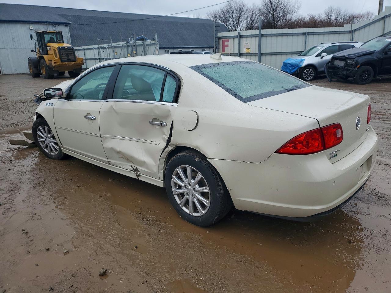 BUICK LUCERNE 2011 — 3