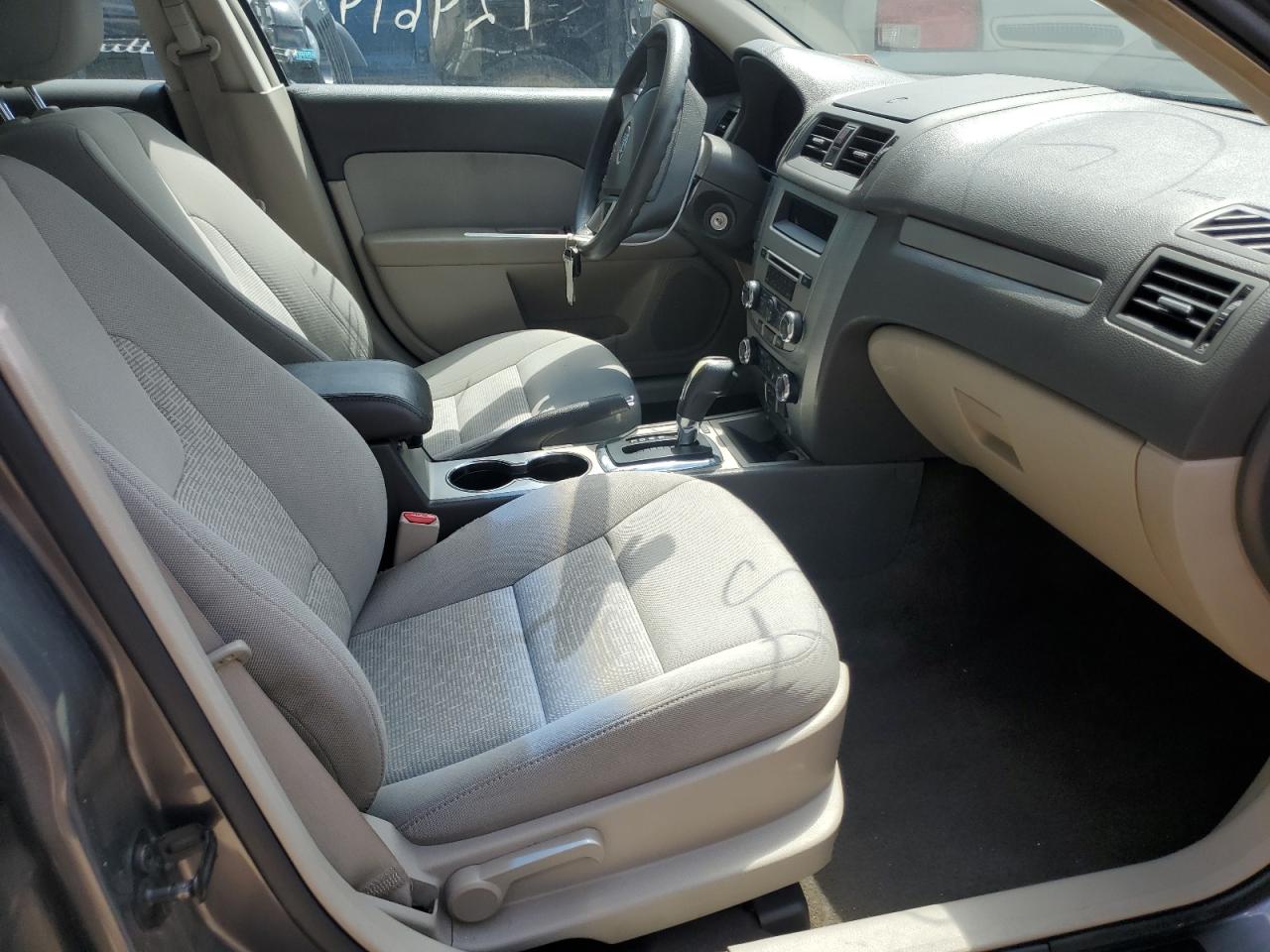FORD FUSION 2010 — 6