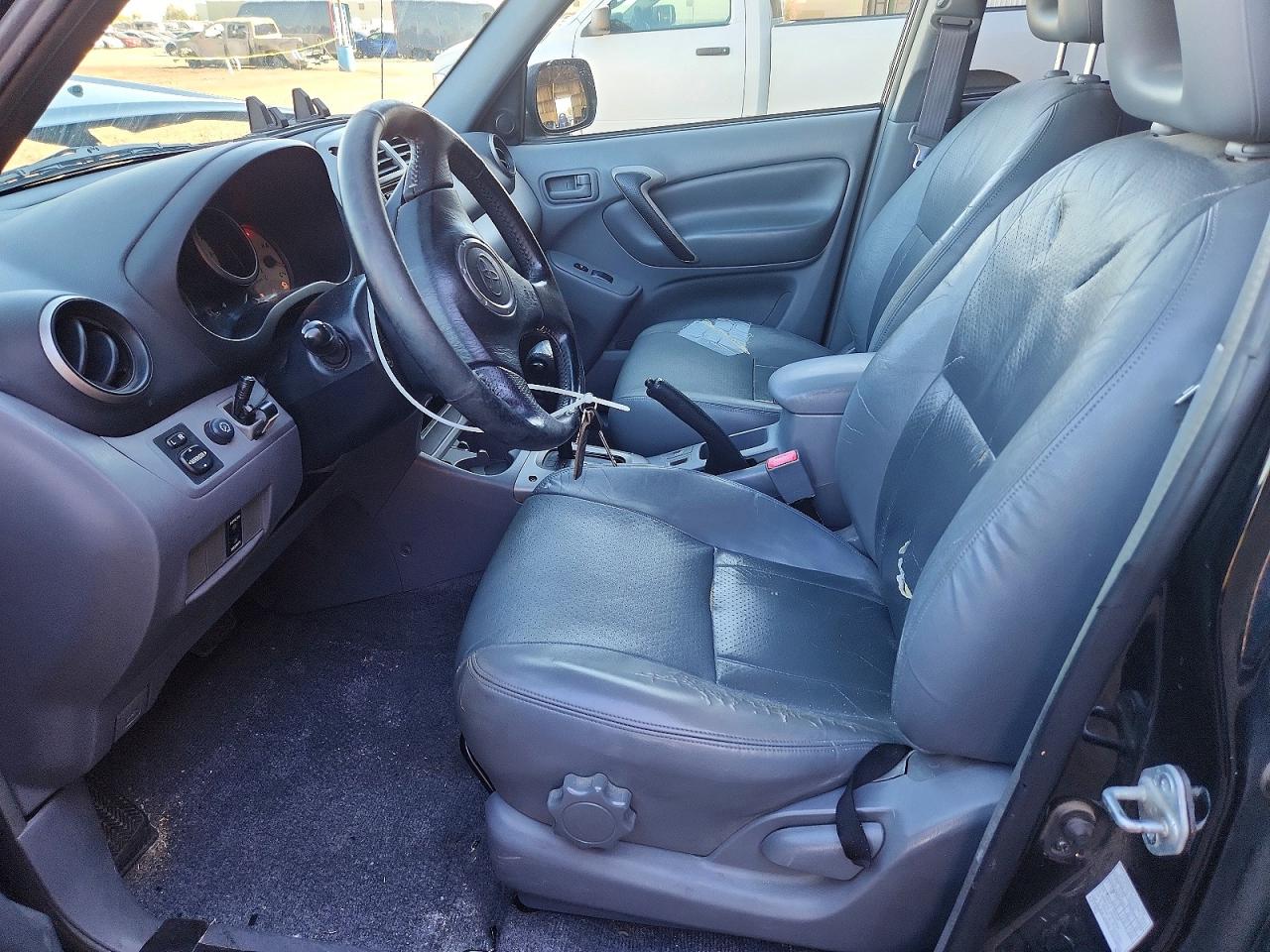 TOYOTA RAV4 2001 — 8