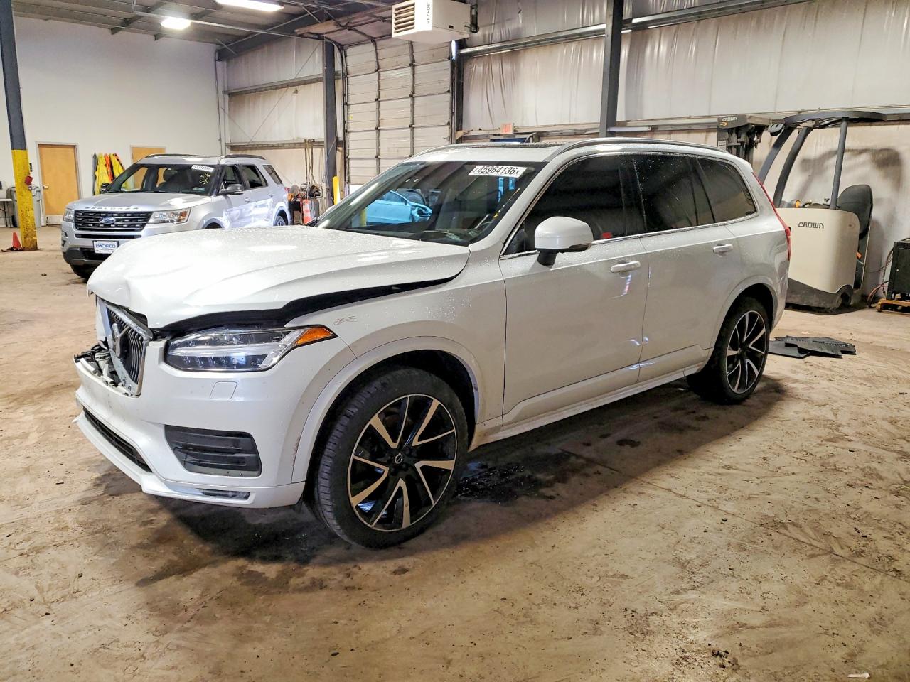 2022 VOLVO XC90 T6 MOMENTUM