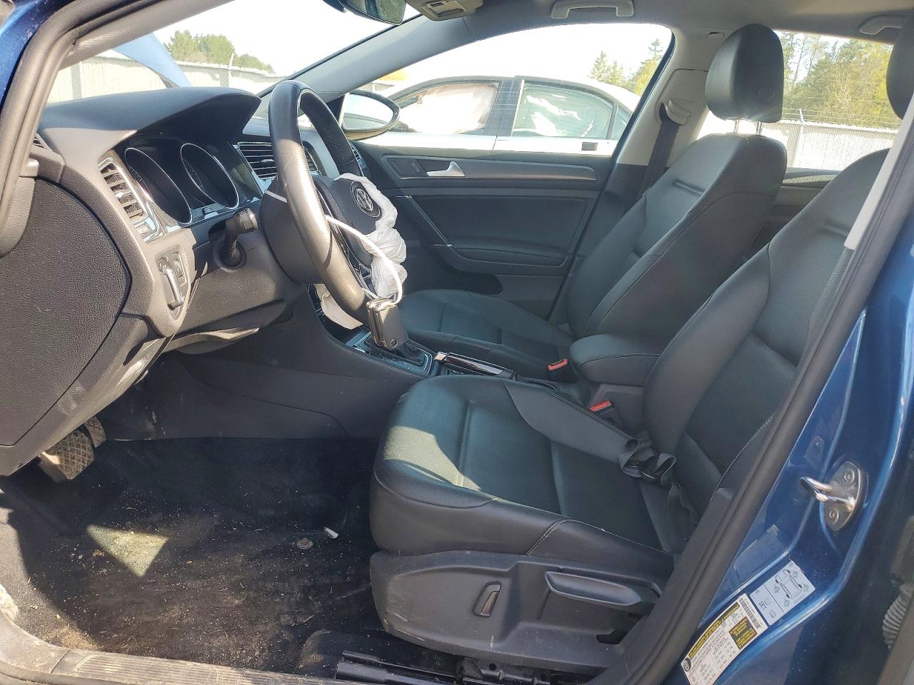 VOLKSWAGEN GOLF 2021 — 8