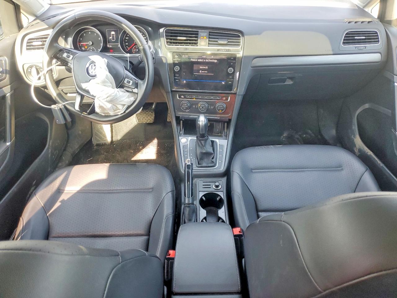 VOLKSWAGEN GOLF 2021 — 9