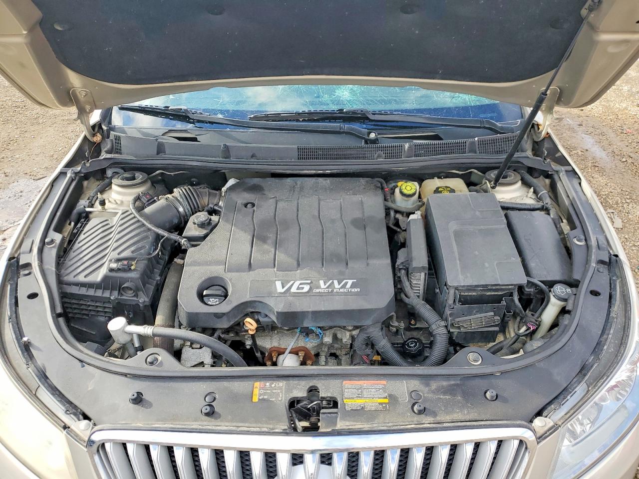 BUICK LACROSSE 2010 — 12