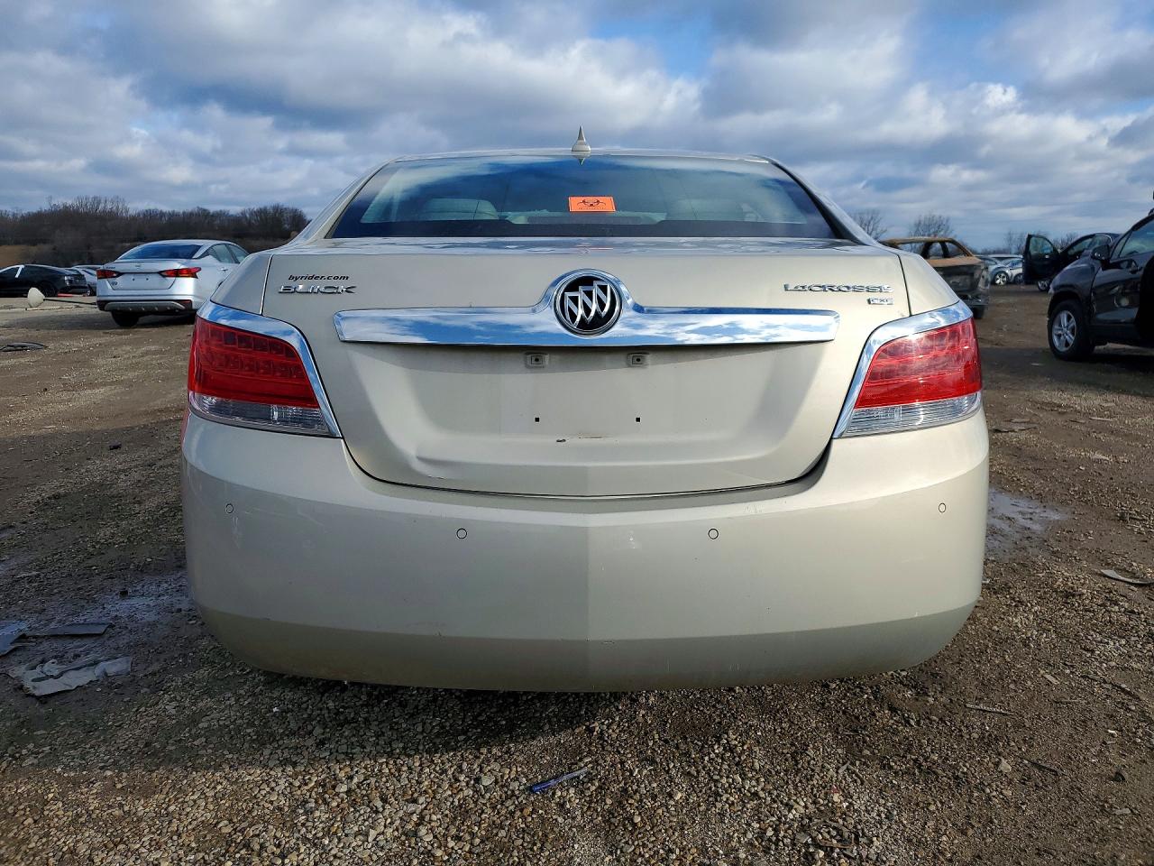 BUICK LACROSSE 2010 — 7