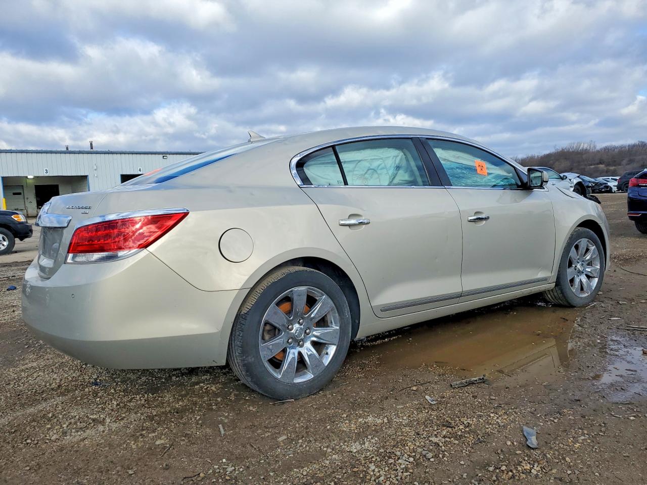 BUICK LACROSSE 2010 — 4