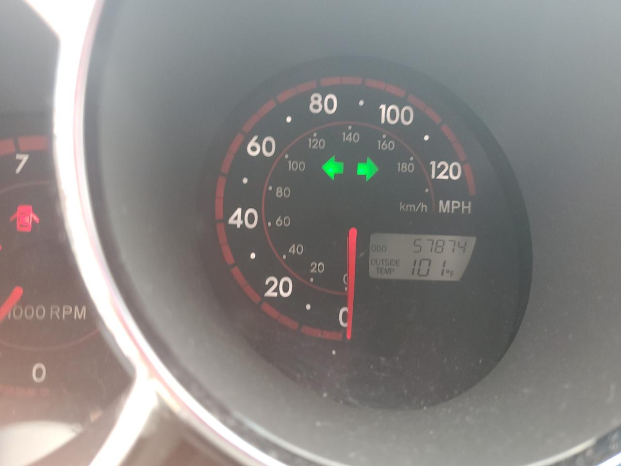 PONTIAC VIBE 2006 — 10