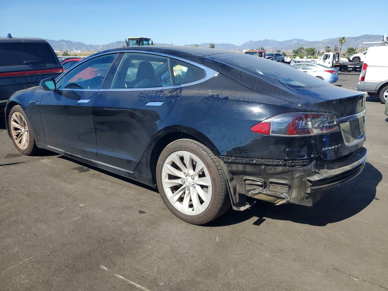 TESLA MODEL S 2018 — 3
