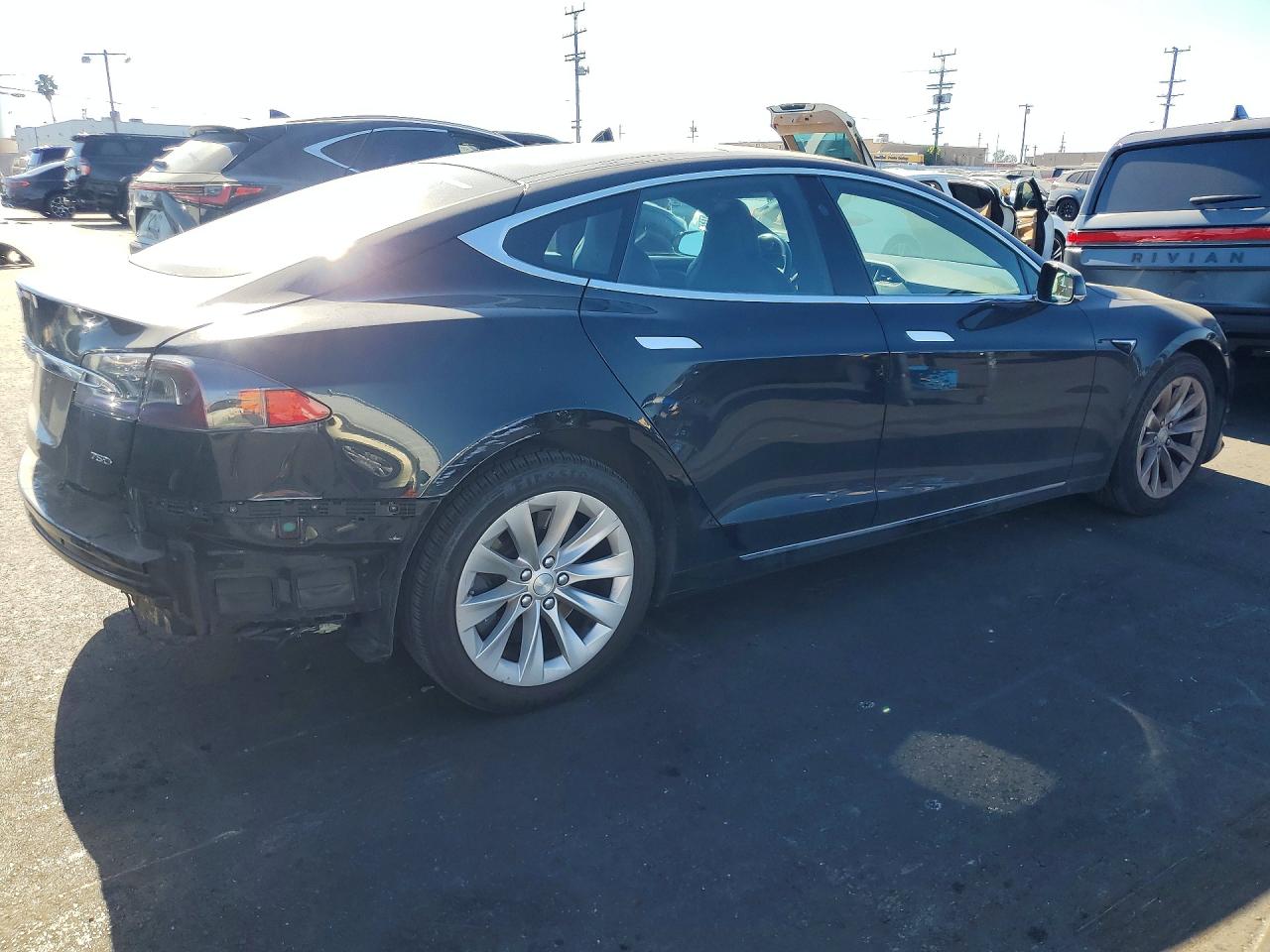 TESLA MODEL S 2018 — 4