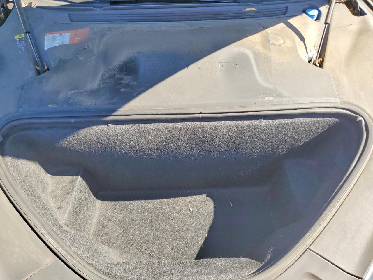 TESLA MODEL S 2018 — 12