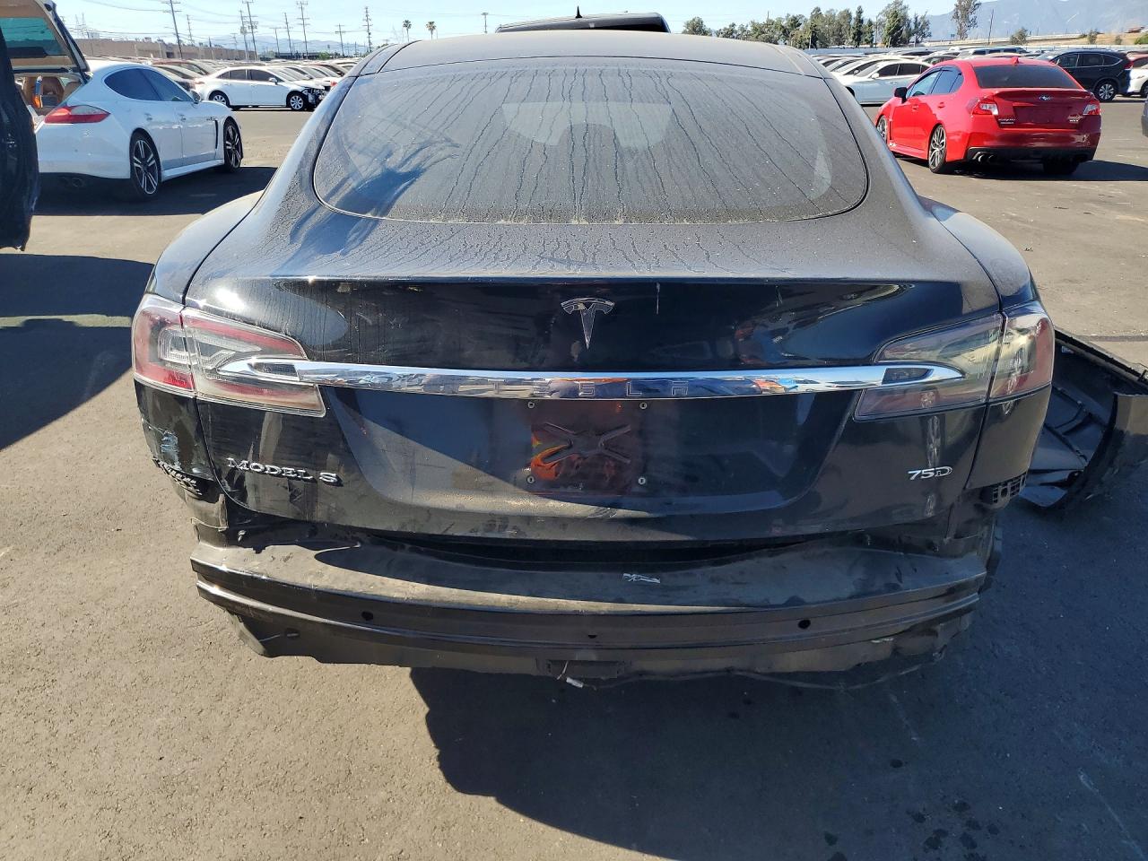 TESLA MODEL S 2018 — 7