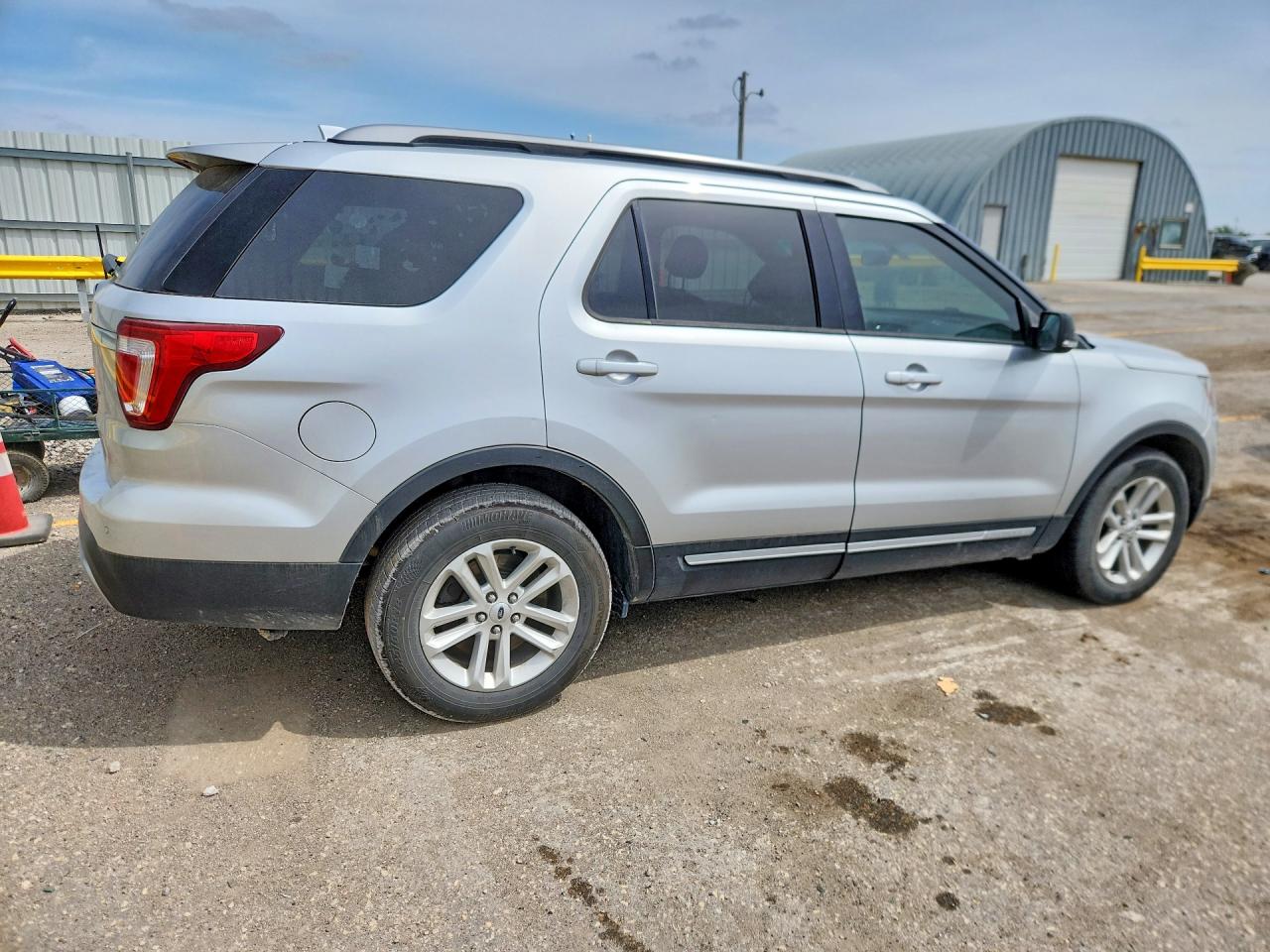 FORD EXPLORER 2017 — 4