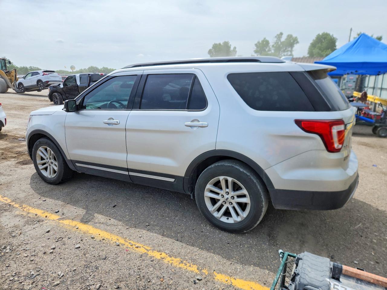 FORD EXPLORER 2017 — 3