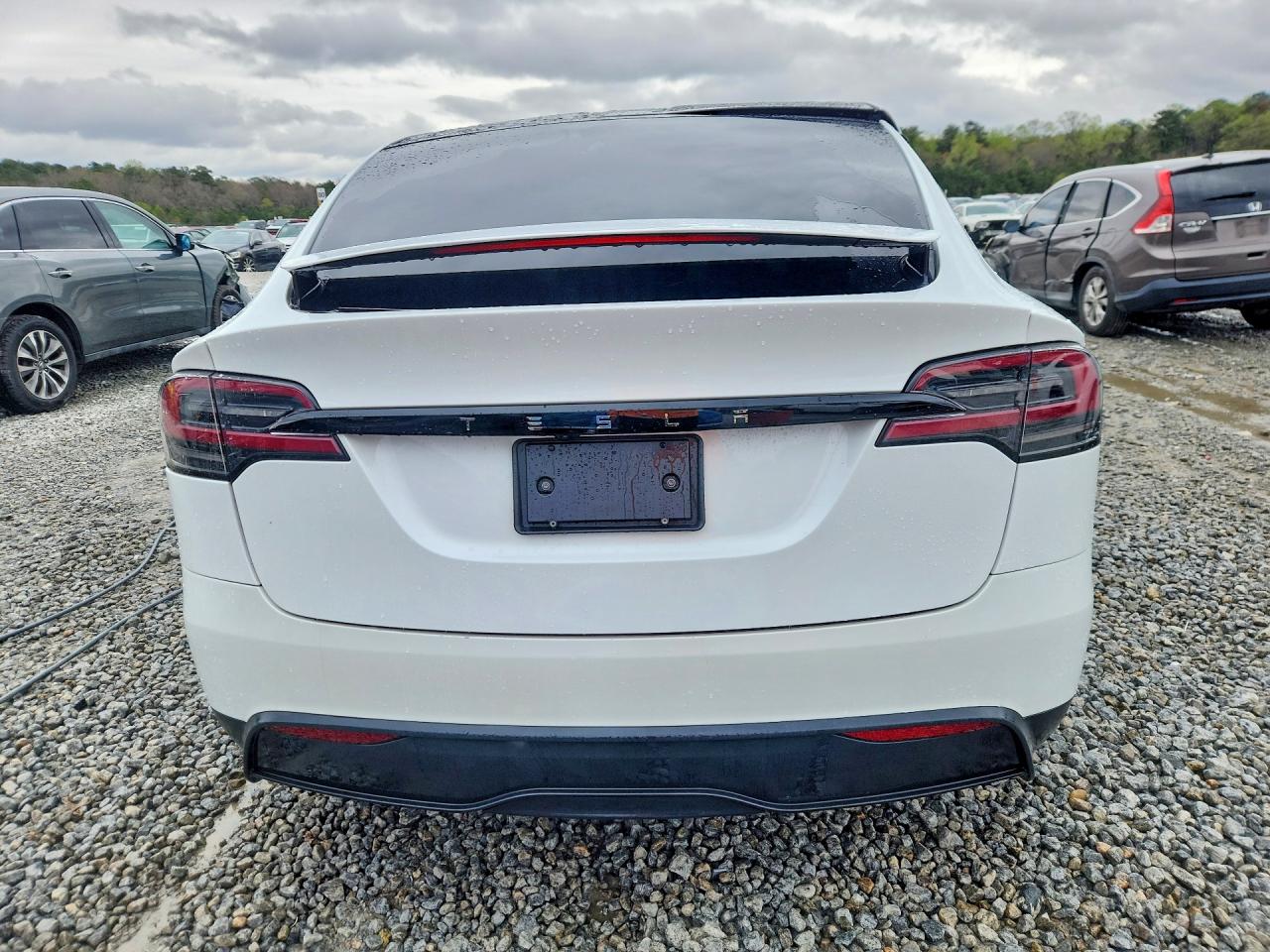TESLA MODEL X 2023 — 7