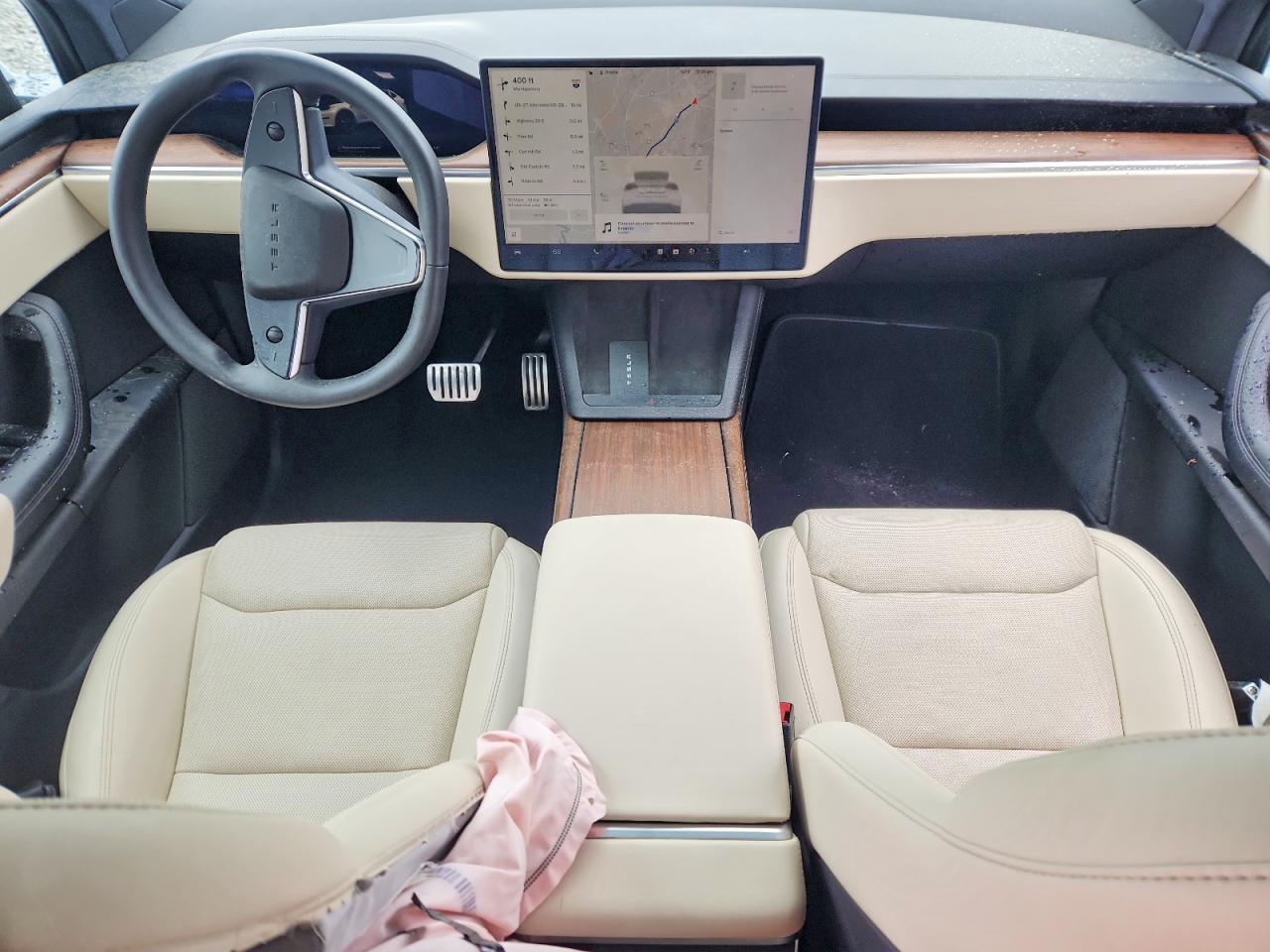 TESLA MODEL X 2023 — 9