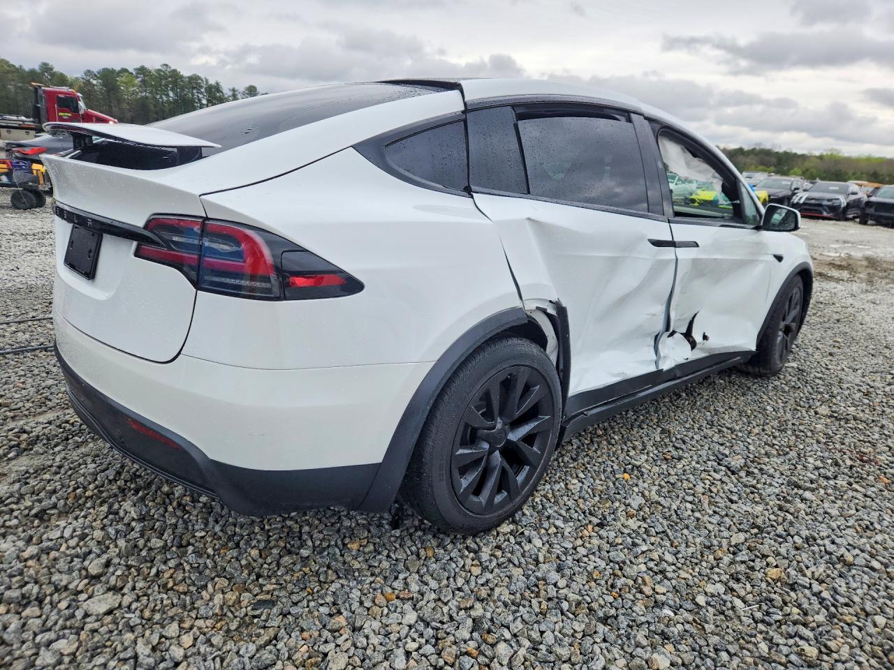 TESLA MODEL X 2023 — 4