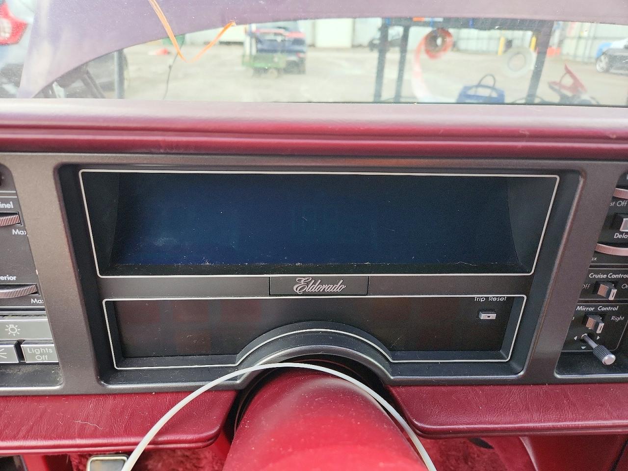 CADILLAC DEVILLE 1986 — 10