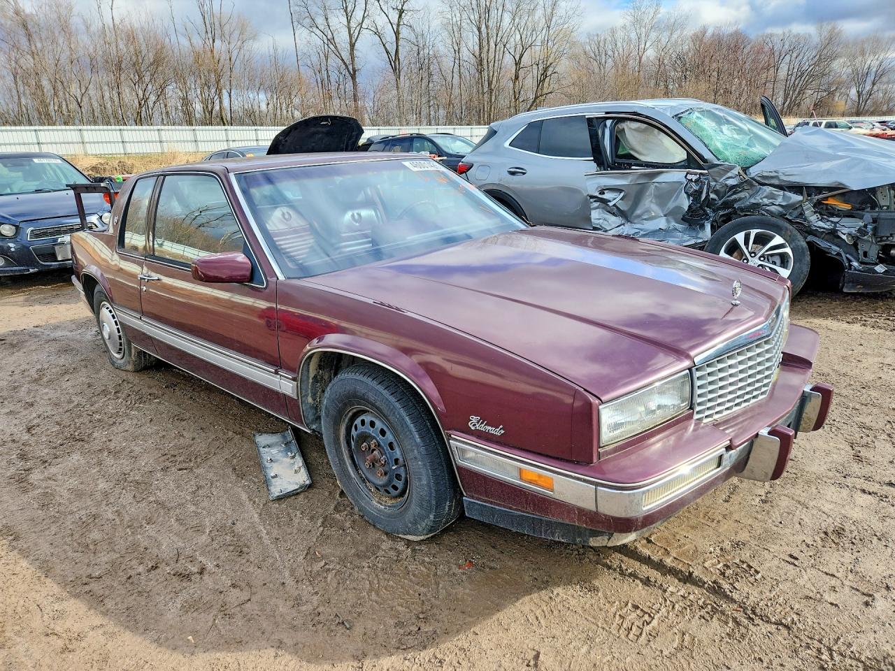 CADILLAC DEVILLE 1986 — 5