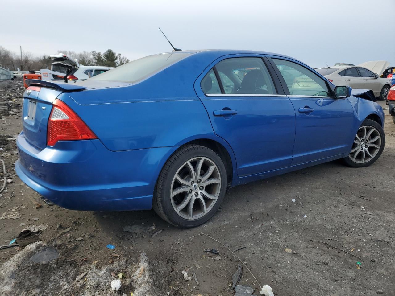 FORD FUSION 2011 — 4