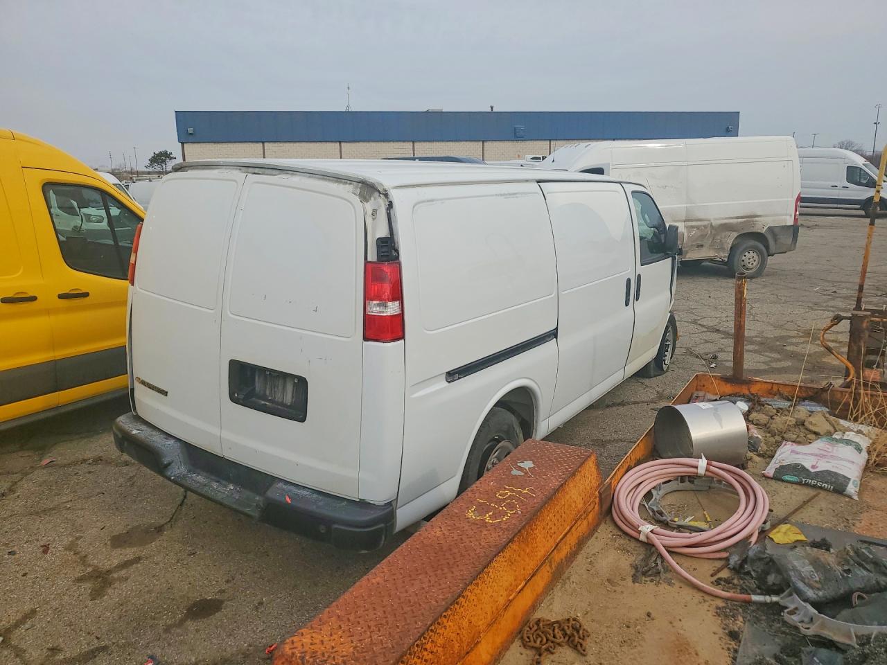 CHEVROLET EXPRESS G2500 2020 — 4