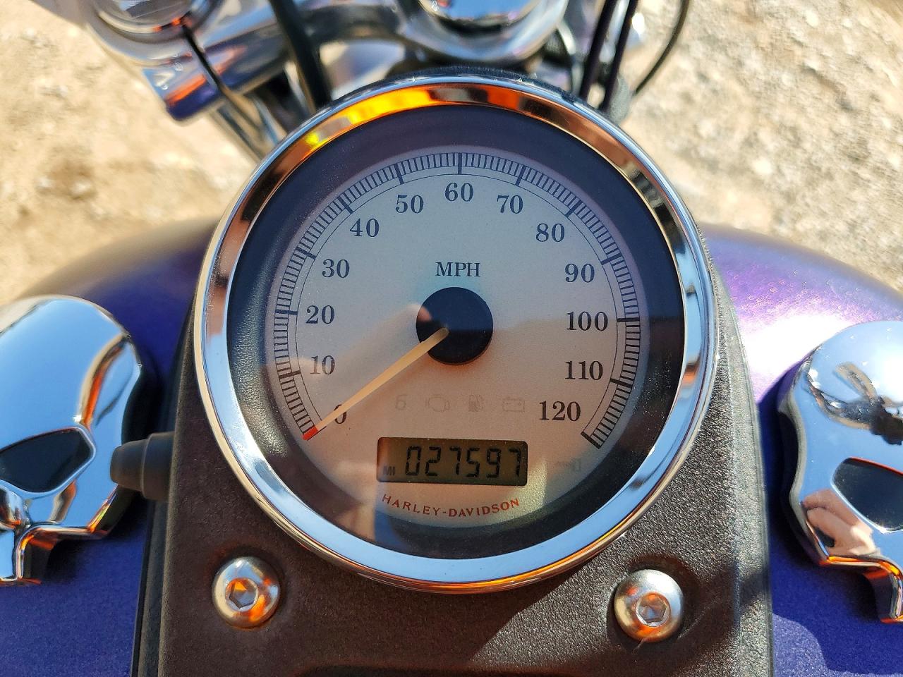 HARLEY-DAVIDSON FXDB 2010 — 8
