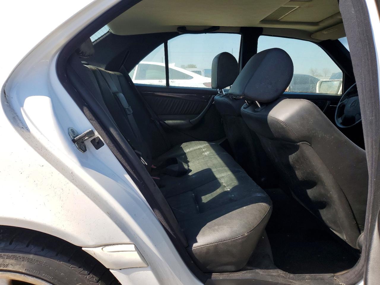 MERCEDES-BENZ C 1999 — 11