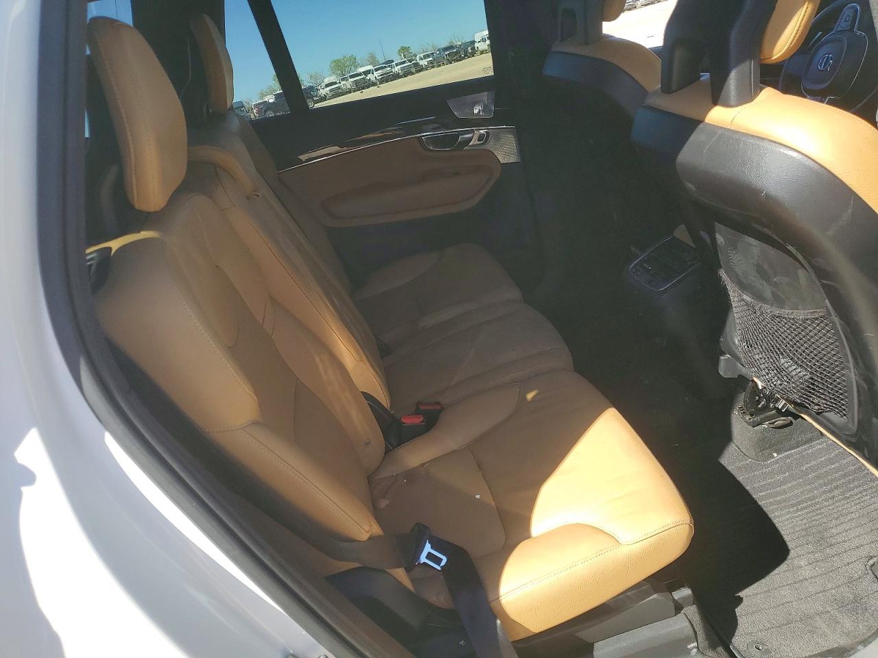 VOLVO XC90 2017 — 12
