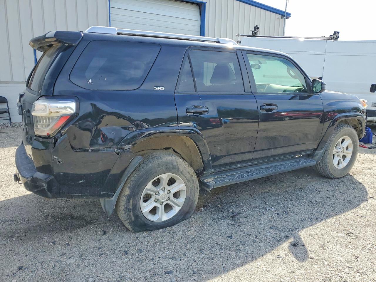 TOYOTA 4RUNNER SR 2017 — 4