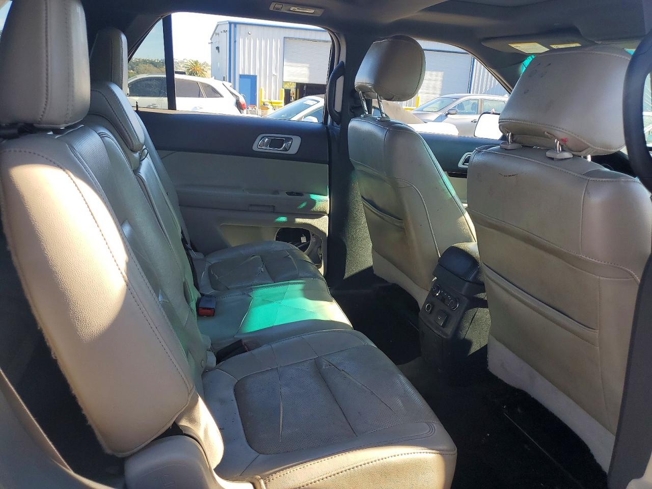 FORD EXPLORER 2011 — 11