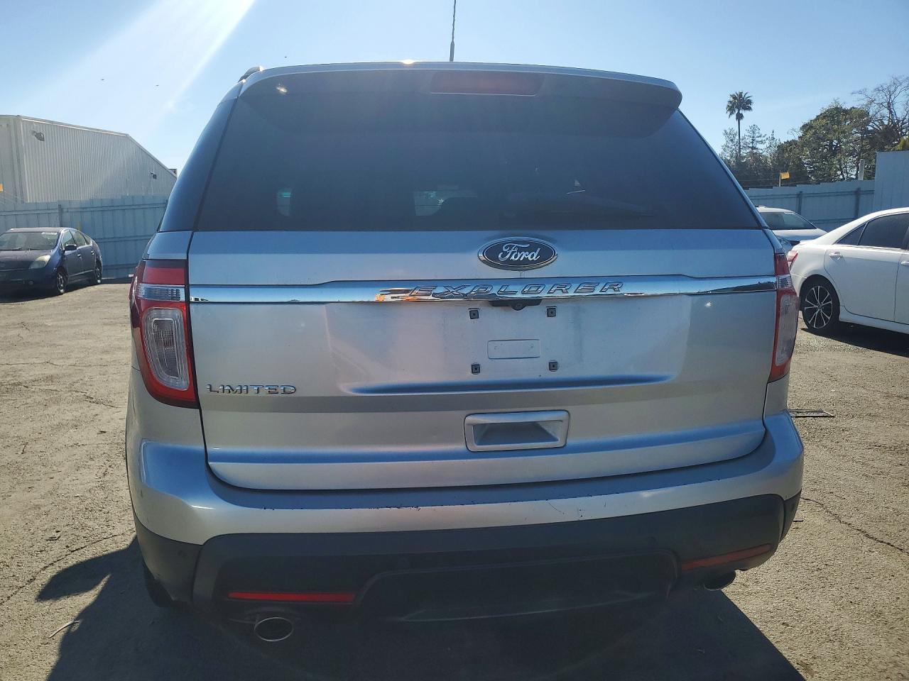 FORD EXPLORER 2011 — 7