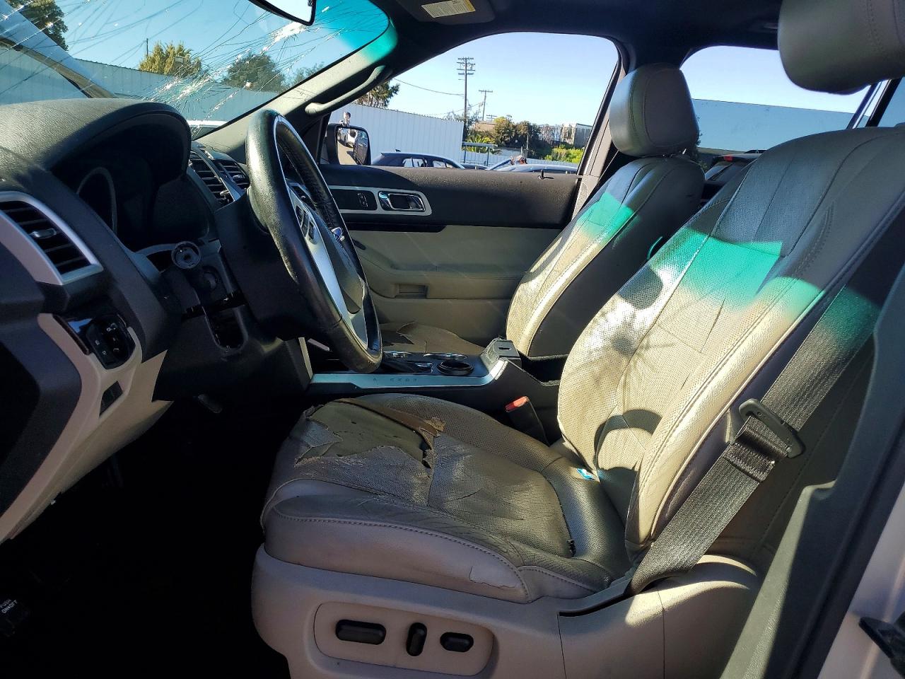 FORD EXPLORER 2011 — 8
