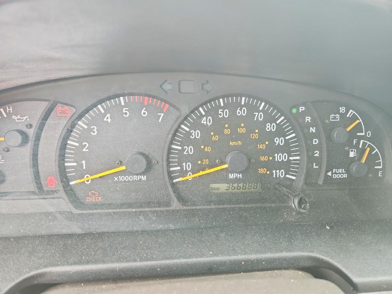 TOYOTA TUNDRA 2004 — 10