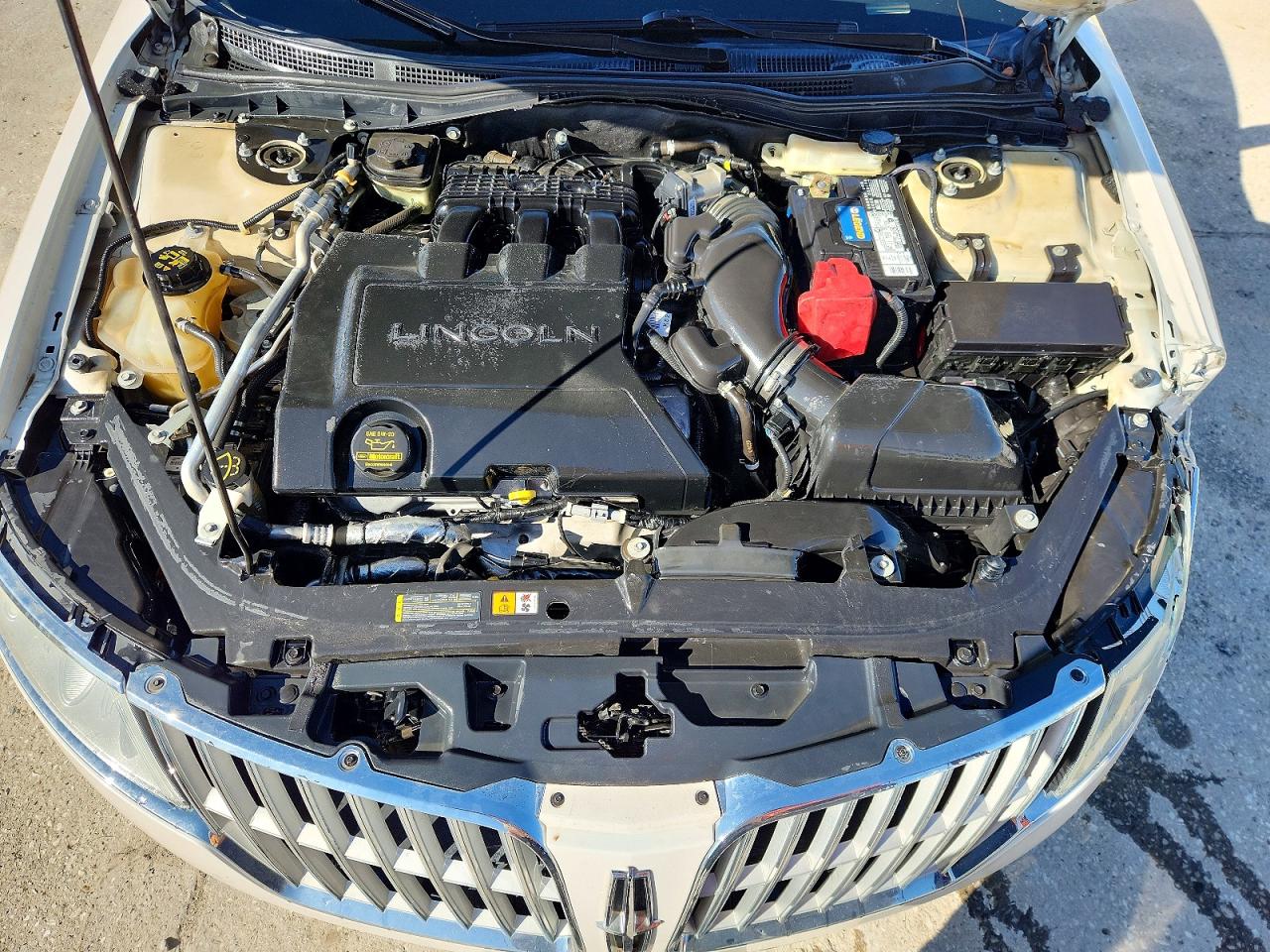 LINCOLN MKZ 2010 — 12