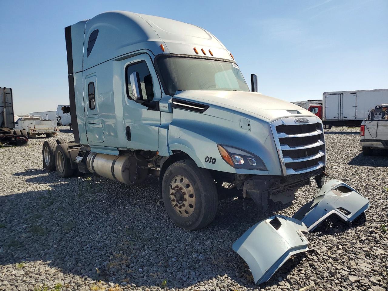 2018 FREIGLINER CASCADIA 126