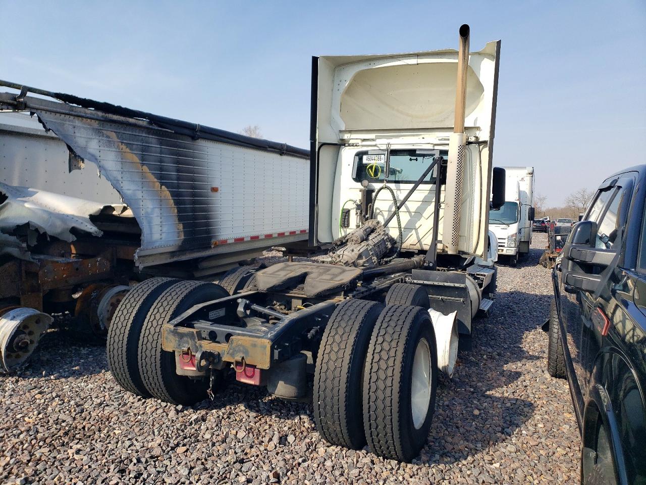 INTERNATIONAL LT625 2025 — 5